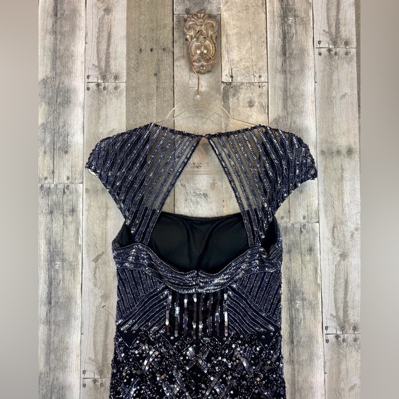 Adrianna Papell Cap Sleeve Envelope Back Sequin Dress in Navy Size 6. - Picture 5 of 16